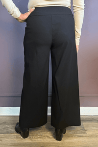Textured Wide Leg Crop Pant