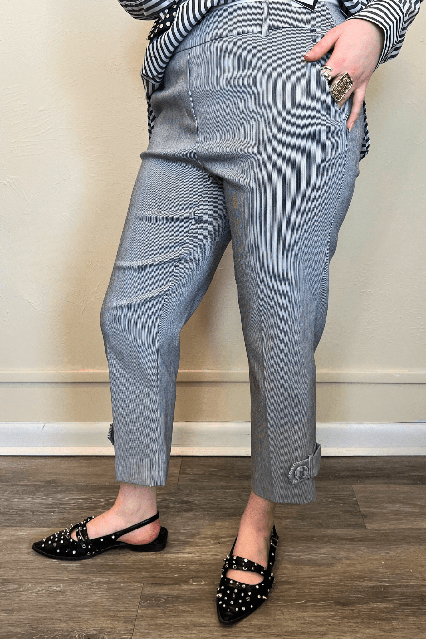 Button Tab Crop Pant