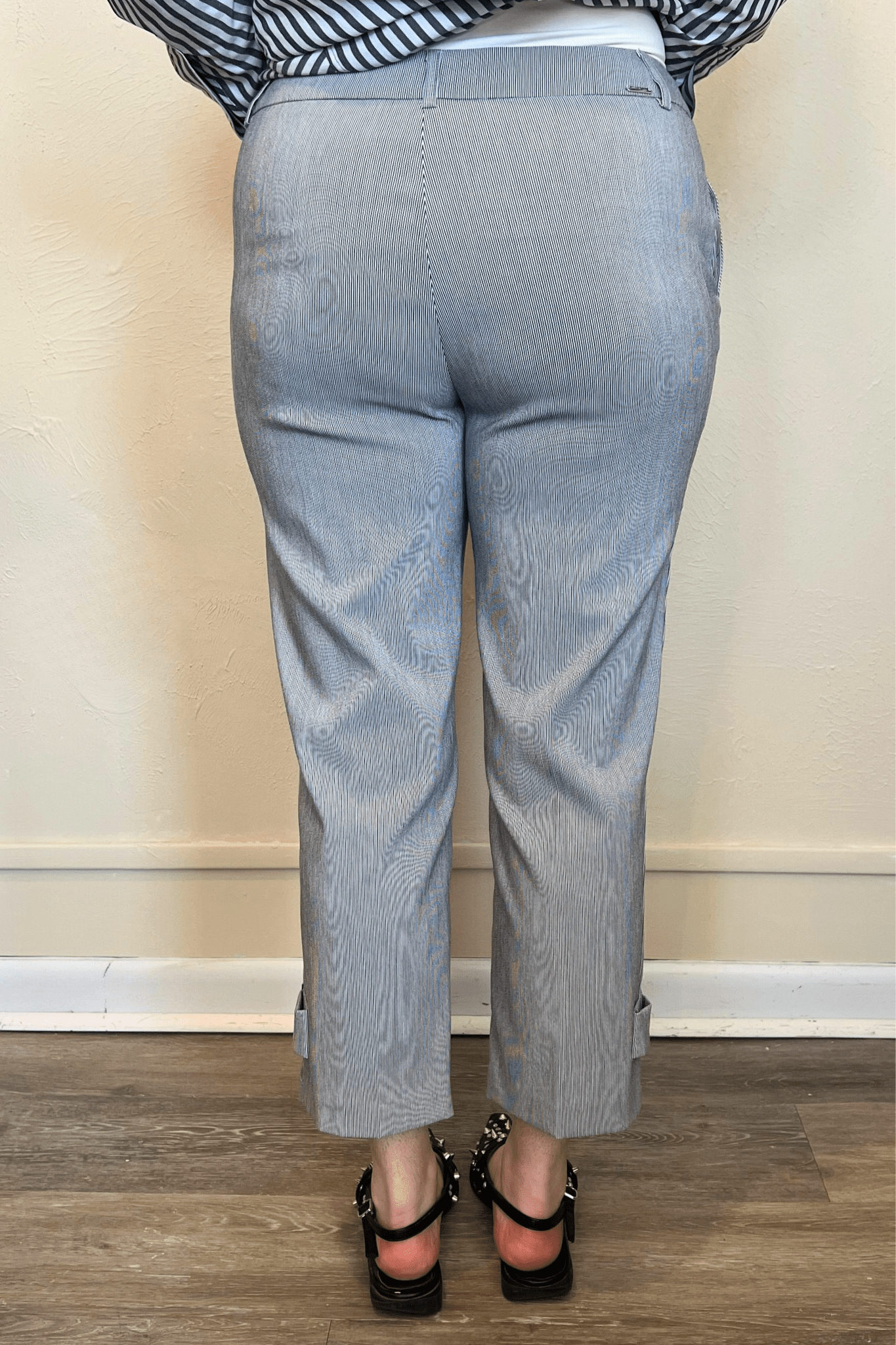 Button Tab Crop Pant