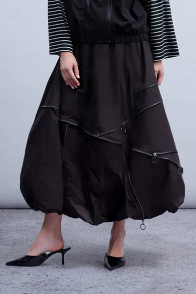Haako H2005 black midi bubble skirt with angled zipper details and ring pulls