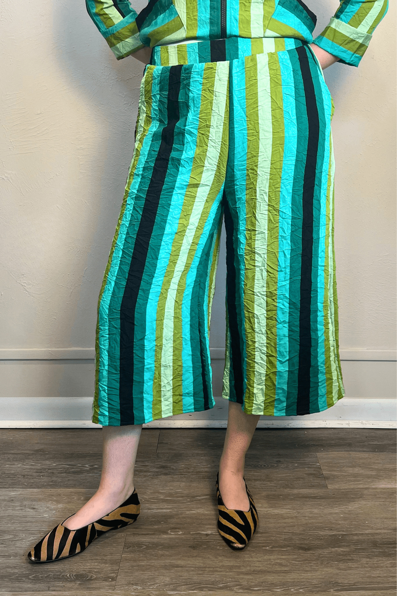 Amma Pant - Cool