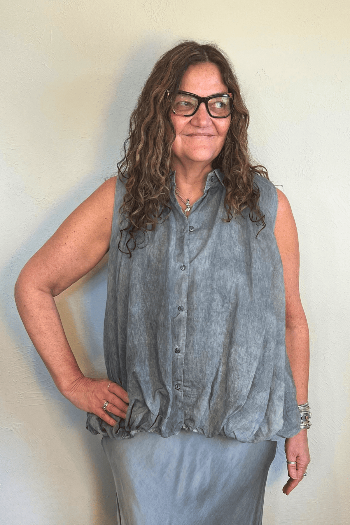 Sleeveless Linen Balloon Crop Shirt