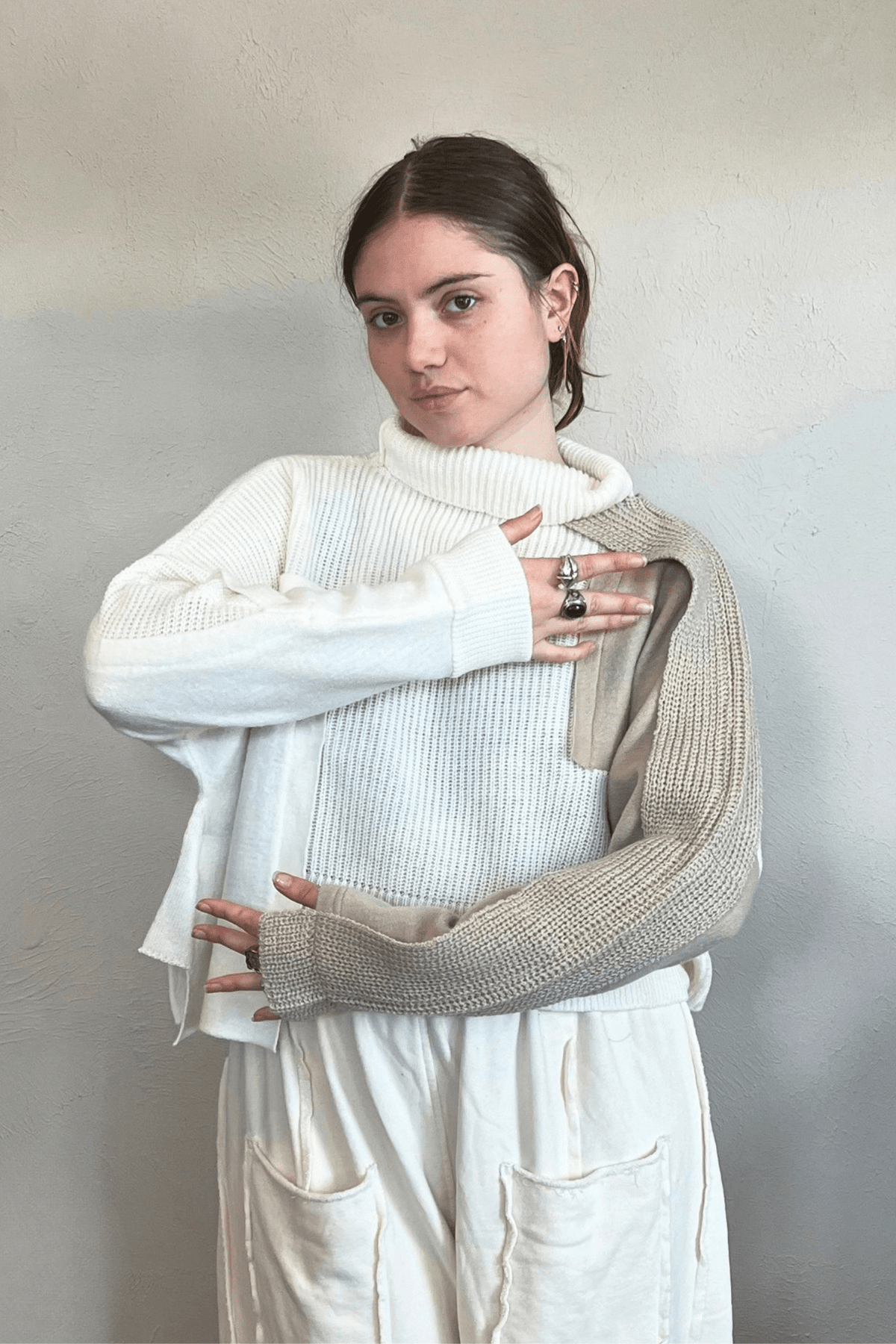 Moyuru Cream Combo Pullover Sweater