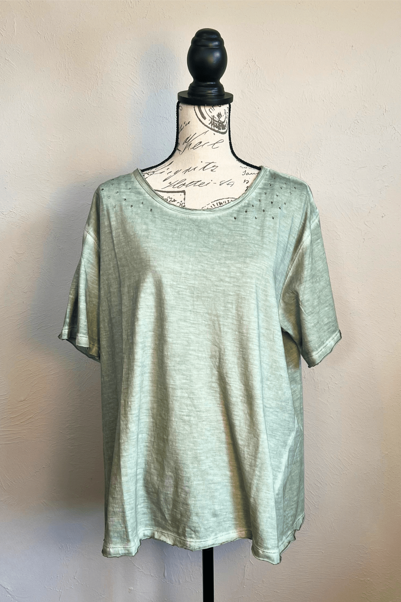 Distressed Solid T