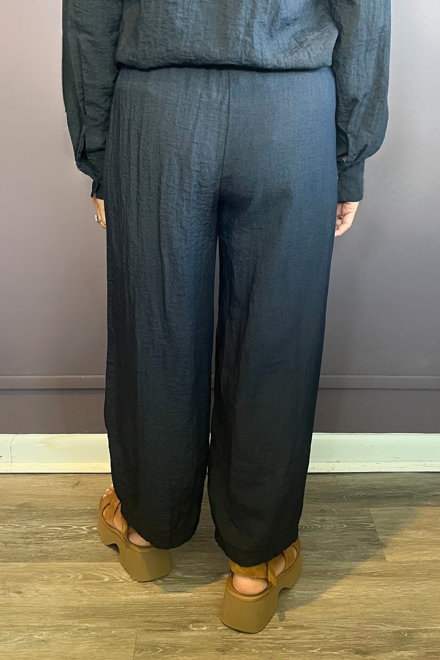 Cropped Pant with Darts