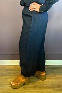 Cropped Pant with Darts
