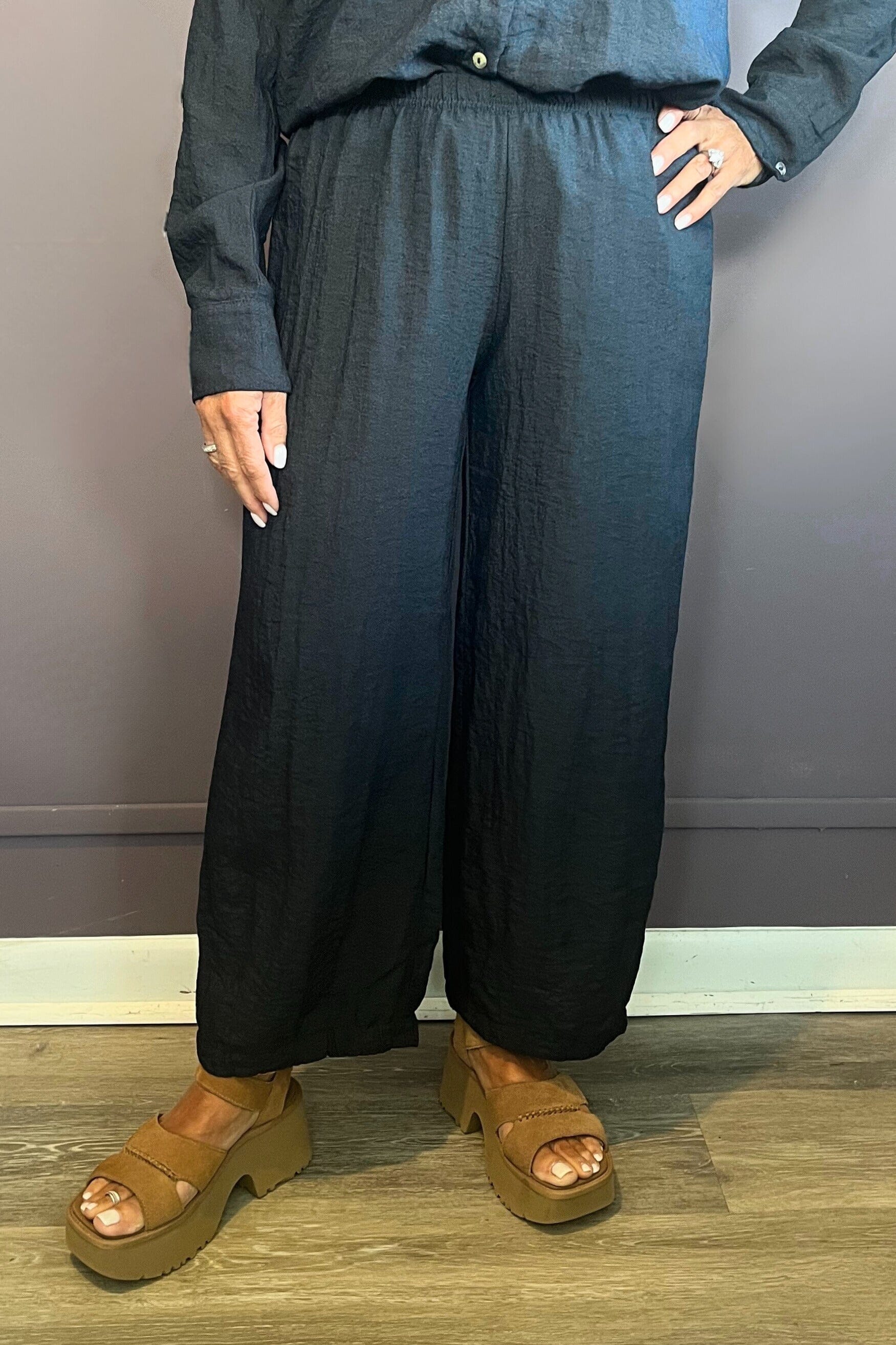 Cropped Pant with Darts