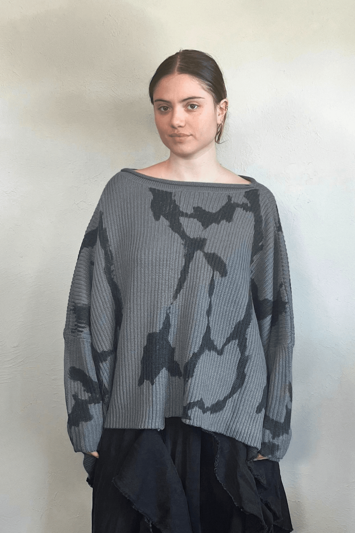 Moyuru Grey Print Pullover Sweater