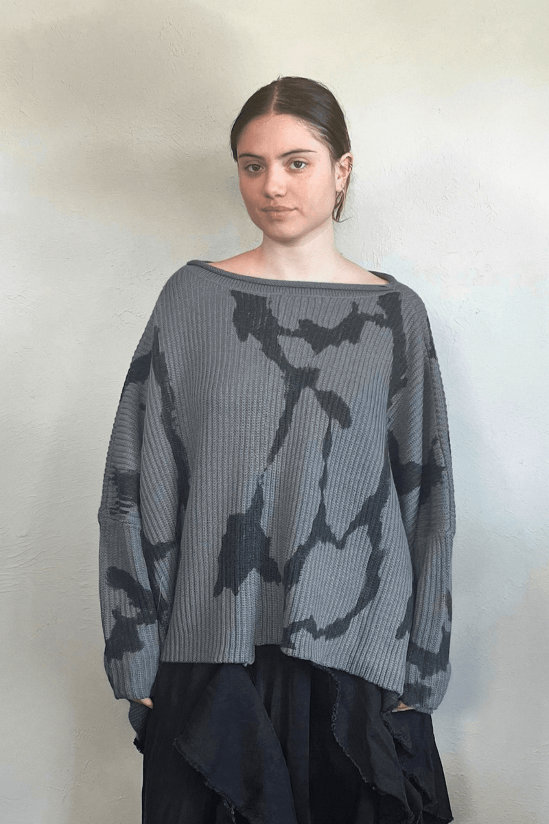 Moyuru Grey Print Pullover Sweater