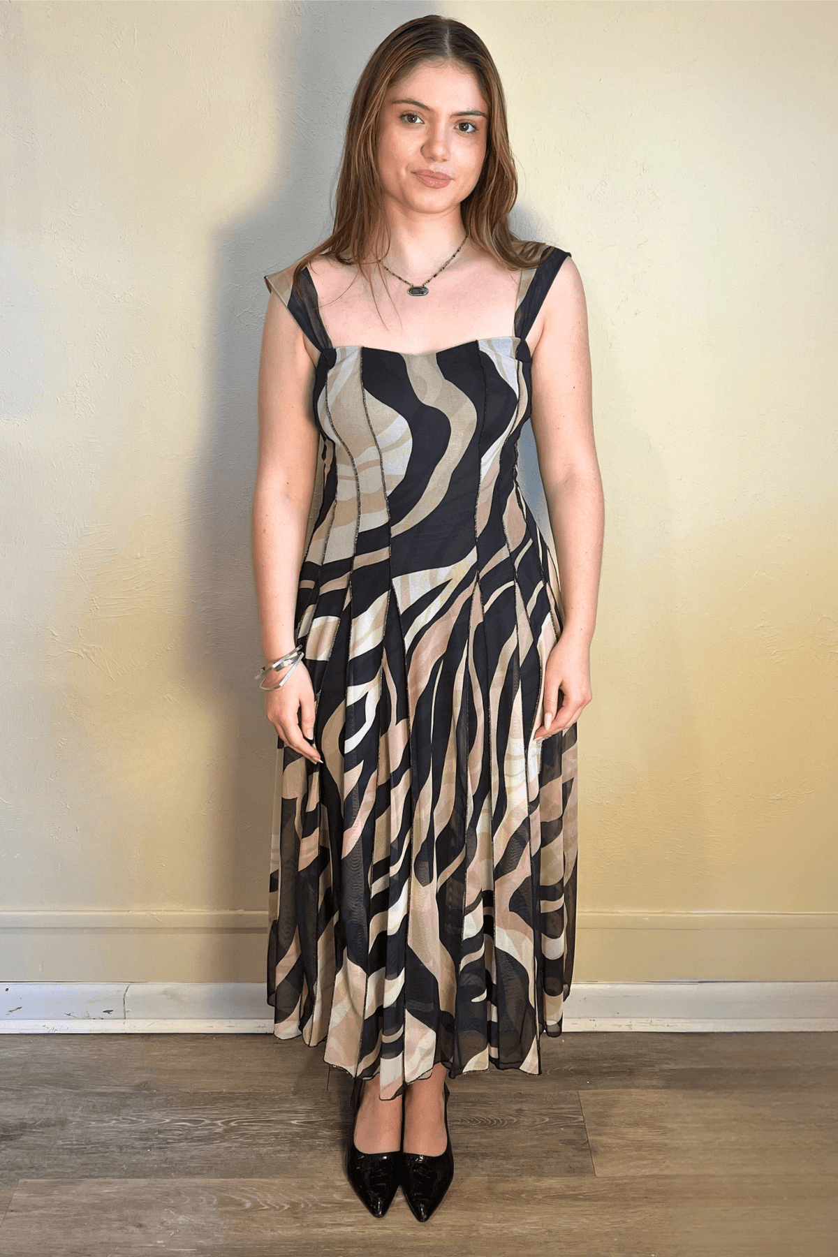Lisa Sleeveless Tea Dress