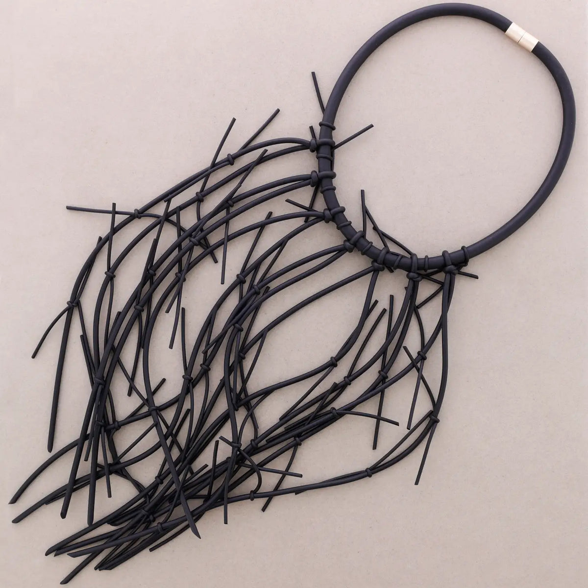Magnetic Choker Rubber Knots