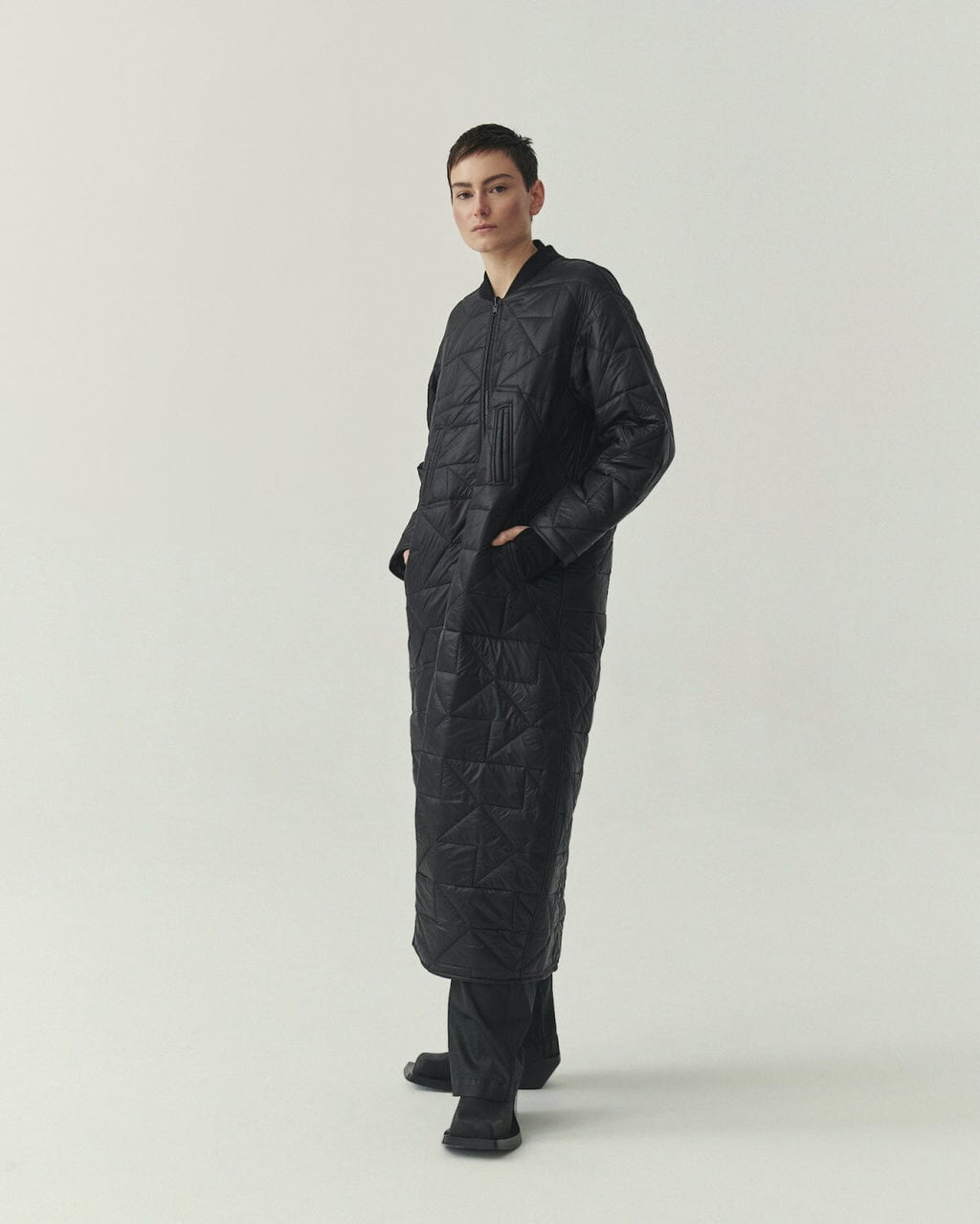 Kedziorek 5502 longline reversible quilted coat in Black and Olive, front, back and alternate styling views