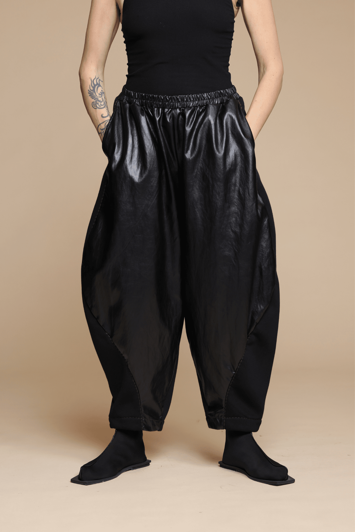J13  Olya Pant