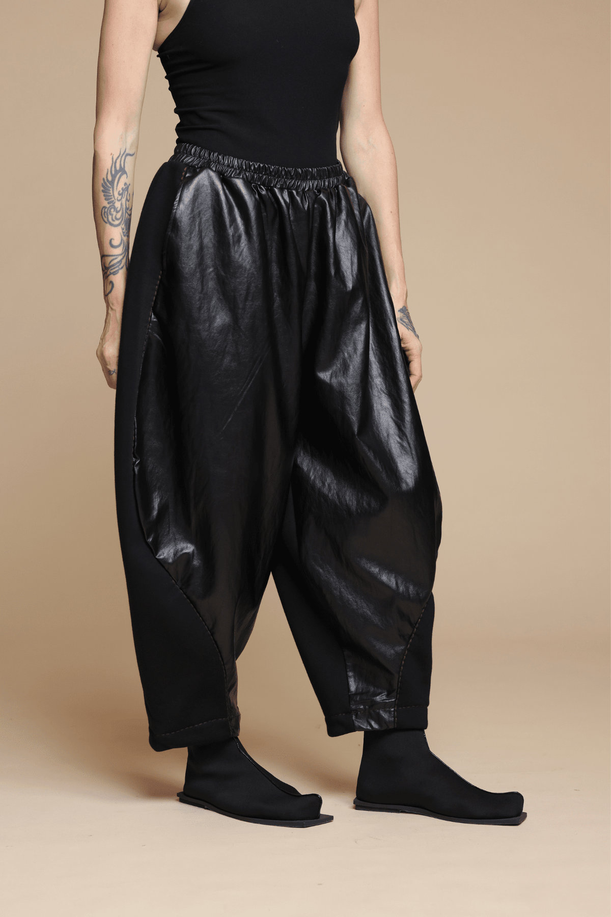 J13  Olya Pant