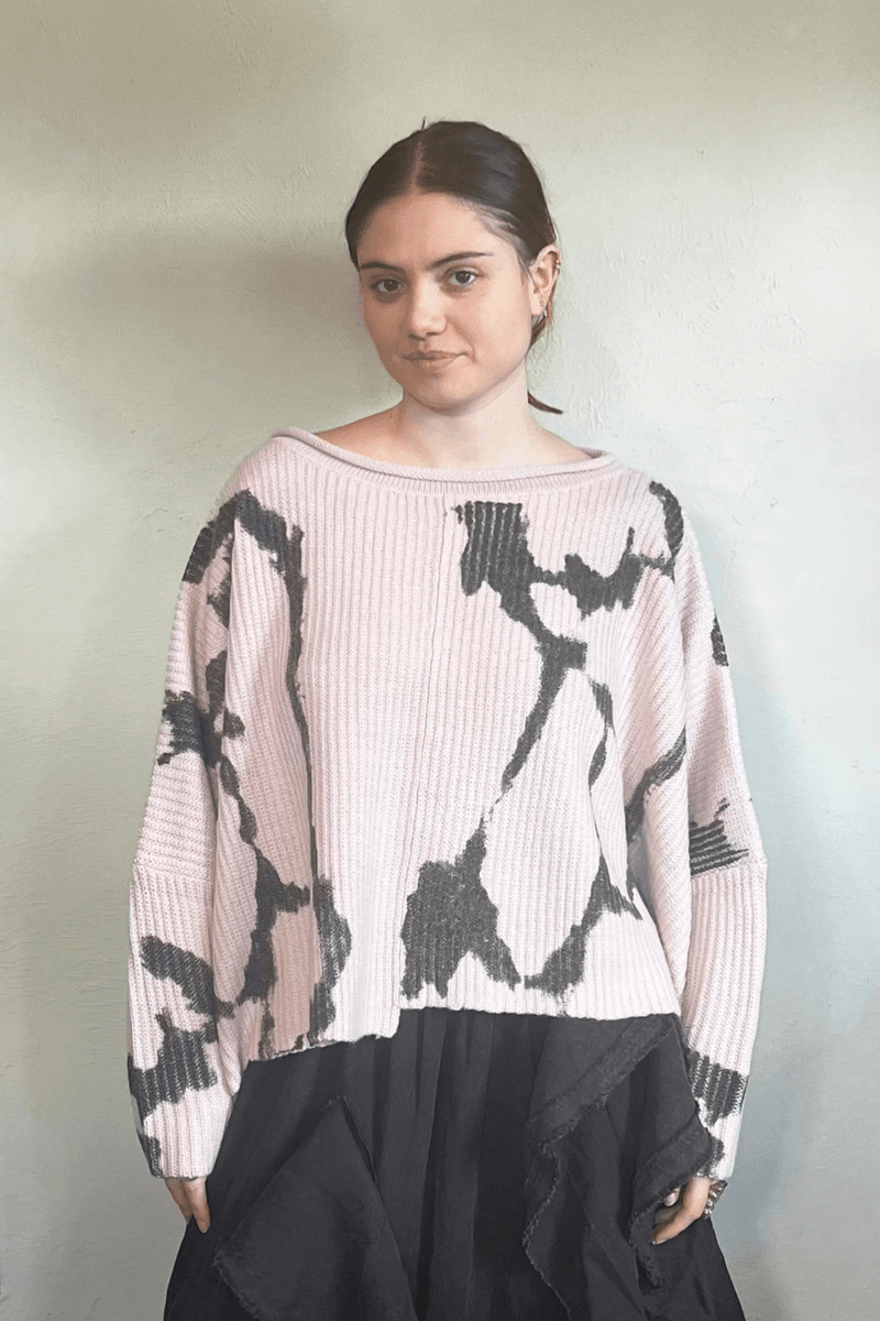 Moyuru Pink Print Pullover Sweater