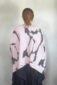 Moyuru Pink Print Pullover Sweater
