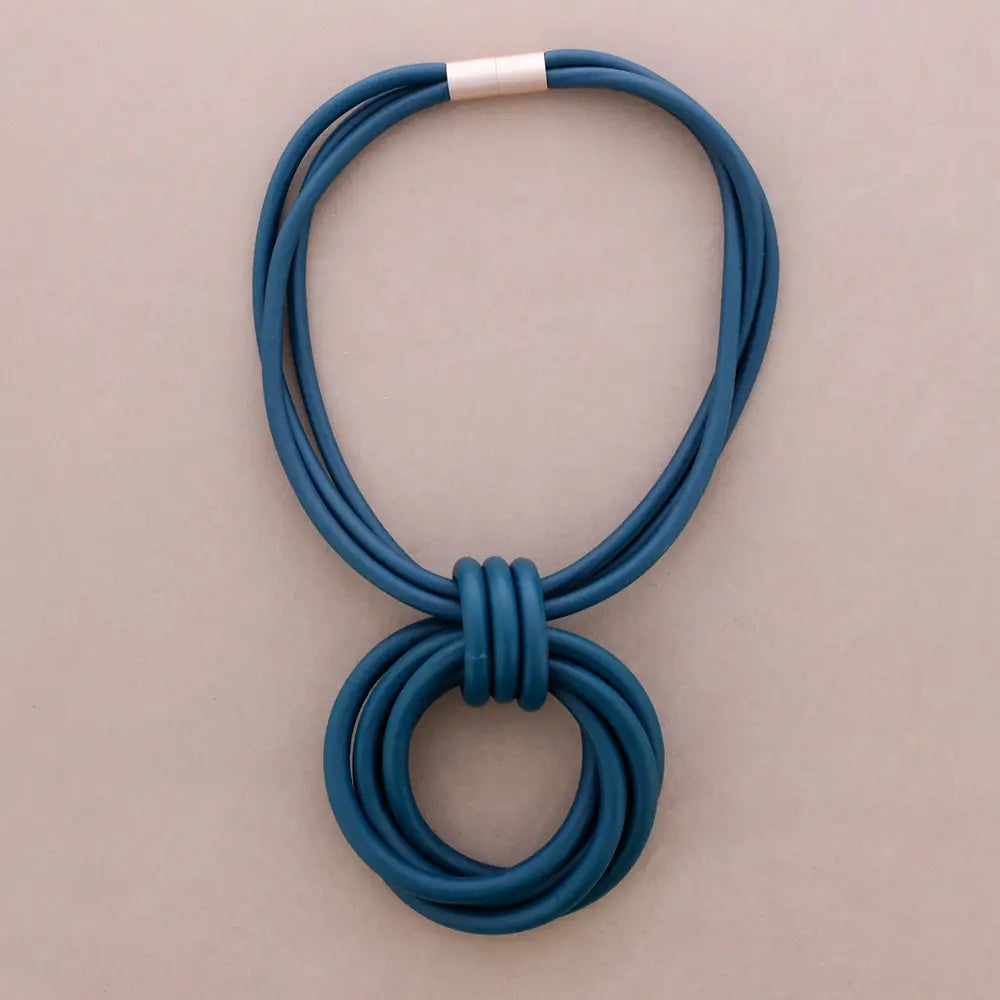 Pendant Choker W/Rubber Rings