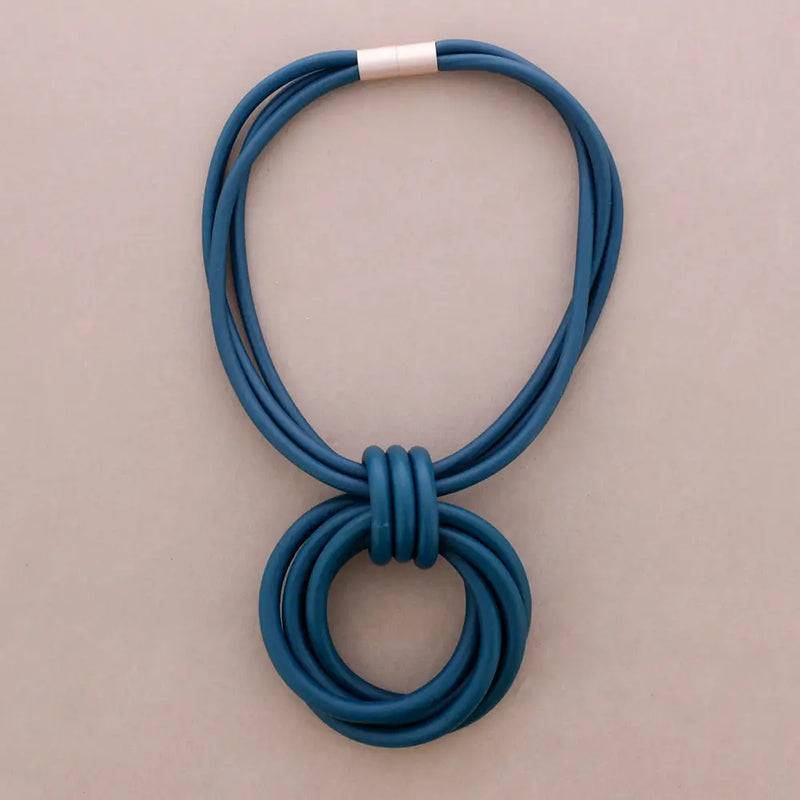Pendant Choker W/Rubber Rings