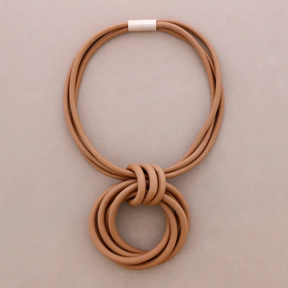 Pendant Choker W/Rubber Rings
