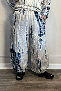 Tie-Dye Tucked Hem Pant