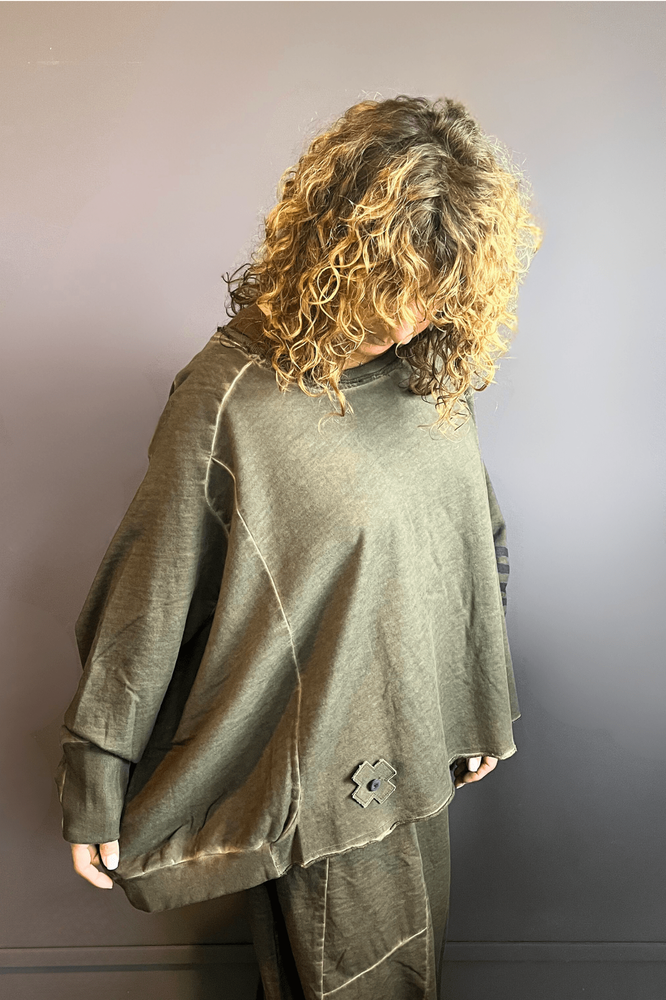 A Wide Short Sweatshirt II (Chocolate)